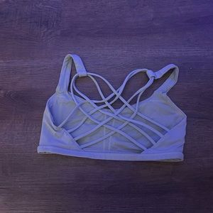 Lululemon free to be wild sports bra size 6